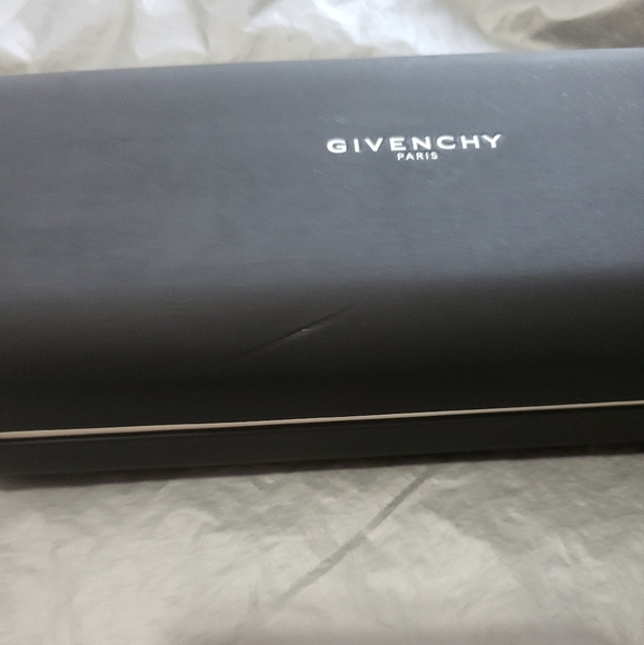 Givenchy Black Sunglasses Case - Picture 10 of 13